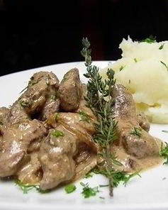 Куриная печень, жареная в сметане