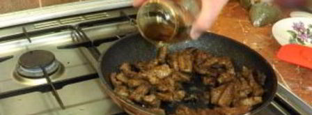 печень говядины в коньяке. Шаг 8