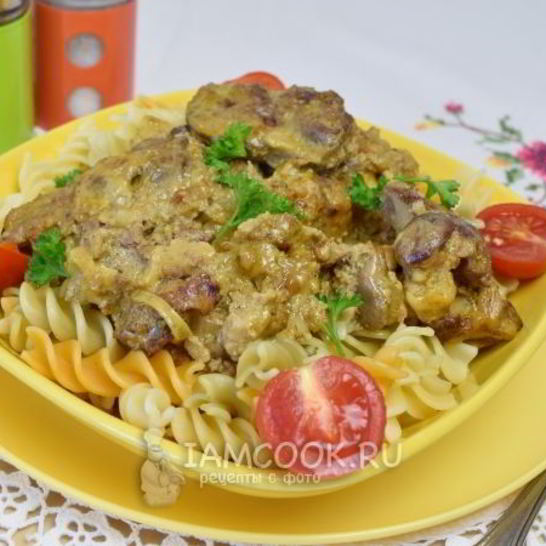 Рецепт печени куриной, жареной с луком в сметане