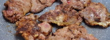 печень куриная, жареная с луком в сметане. Шаг 6