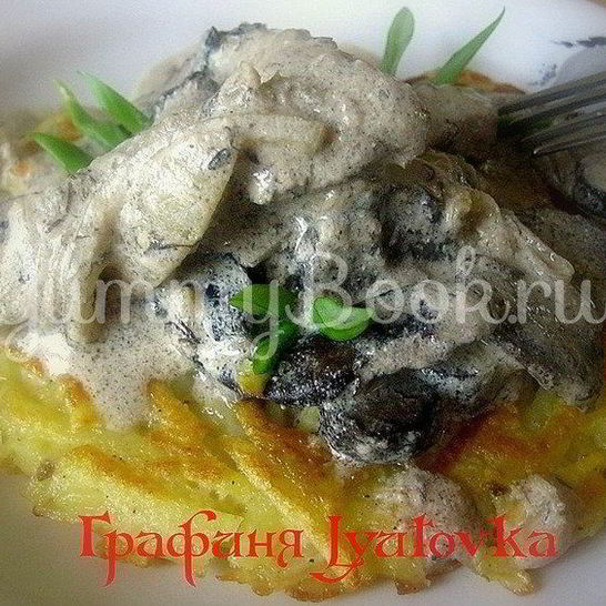 Рецепт печени с грибами на картофельном блине