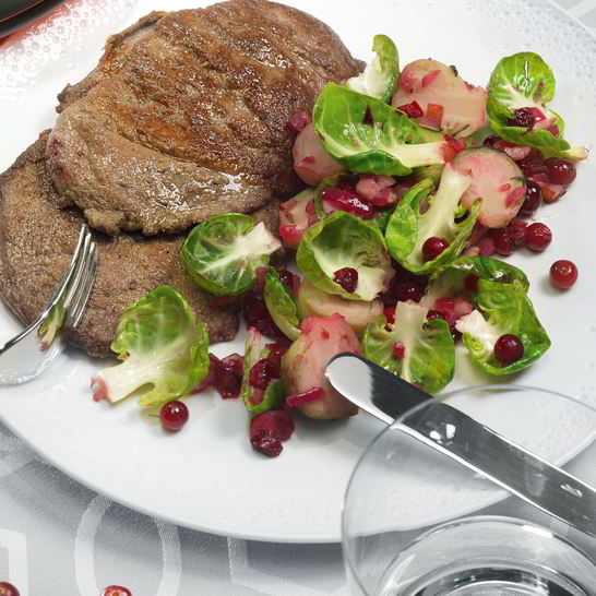 Рецепт печени с шалфеем, клюквой и брюссельской капустой