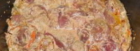 печень со сметаной в мультиварке. Шаг 4