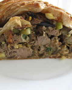 Плетенка из слоеного теста, с баклажанами и куриной печенью