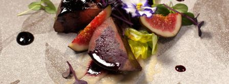 телячья печень на пюре из яблок с ягодным соусом. Шаг 5