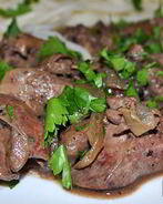 Жареная куриная печень с луком