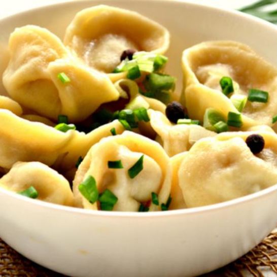Рецепт мясных пельменей к праздничному столу