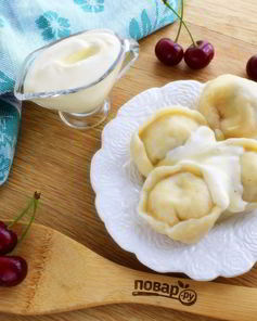 Пельмени с вишней и творогом
