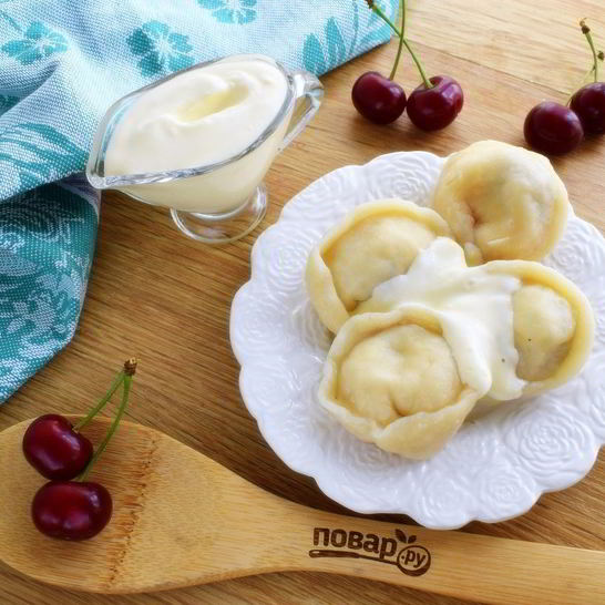 Рецепт пельменей с вишней и творогом