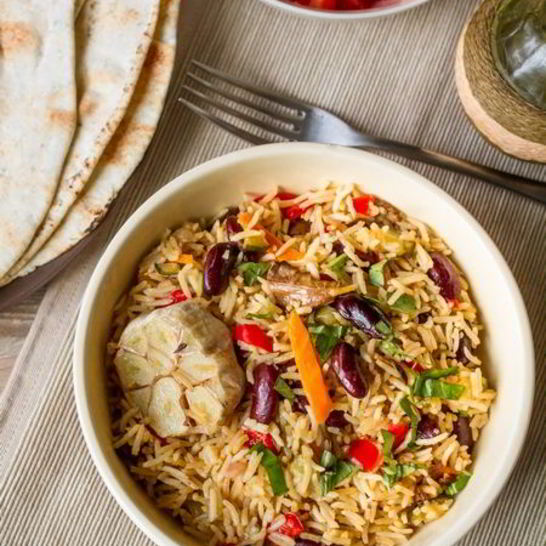 Рецепт овощного плова с лесными грибами и фасолью