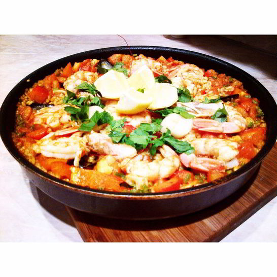 Рецепт паэльи с каракатицей, кальмарами и креветками