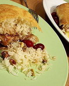 Плов с курицей и сухофруктами в тесте