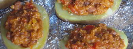 картофель, фаршированный мясным рагу с фасолью. Шаг 8