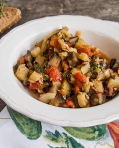 Овощное рагу с кабачками и баклажанами