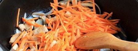 рисовая лапша с курицей и морковью. Шаг 8