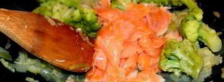 рисовая лапша с лососем и брокколи. Шаг 4