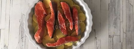 горбуша с картошкой в духовке запеченная. Шаг 5