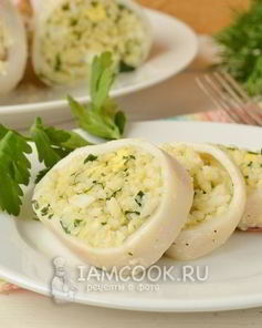 Кальмары фаршированные рисом и яйцом