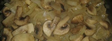 карп запеченный с грибами в сметане. Шаг 5