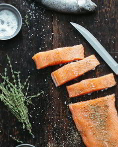 Красная рыба под сливочным соусом