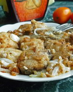 Минтай на сковороде с луком