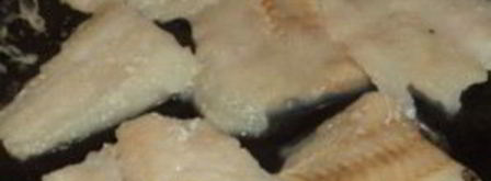 рыба отварная с соусом польским. Шаг 3