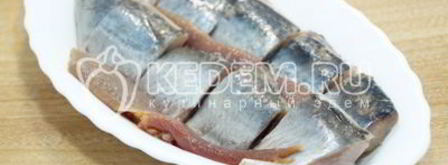 сельдь слабосоленая по-домашнему. Шаг 11
