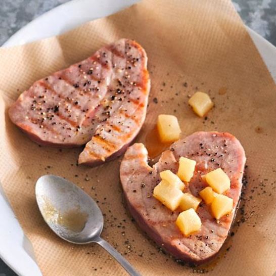 Рецепт тунца с чесночным маслом и гарниром из груши