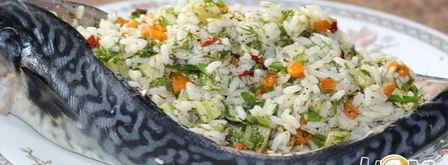 запеченная скумбрия фаршированная рисом и овощами. Шаг 12