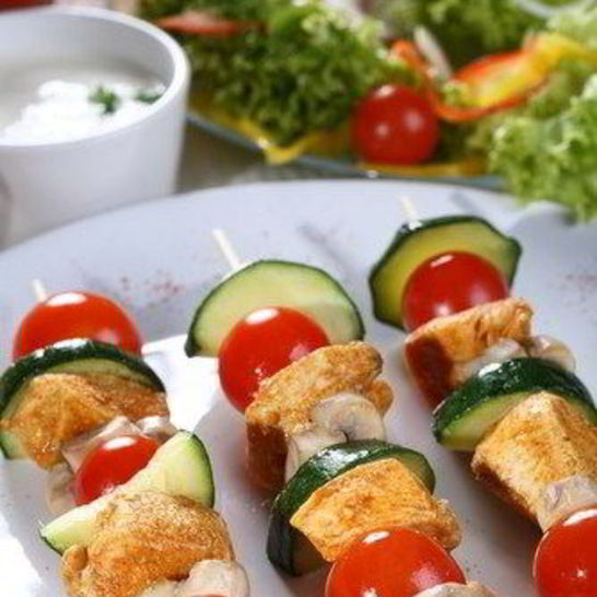 Рецепт куриных шашлыков с грибами и черри