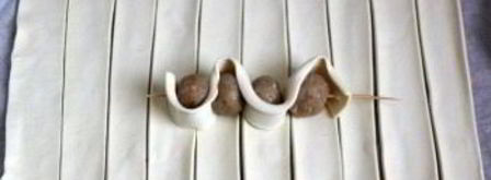 шашлычки со слоеным тестом на шпажках. Шаг 3