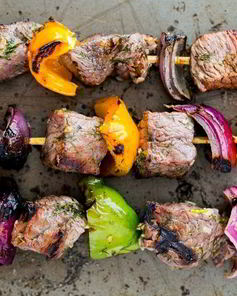 Шашлык из говядины с луком и перцем