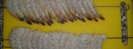 шашлык из креветок на шпажках. Шаг 2