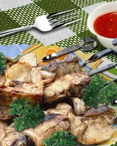 Шашлык из сома в сладком соусе чили