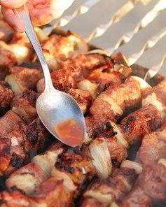 Свиные шашлыки в абрикосовой глазури