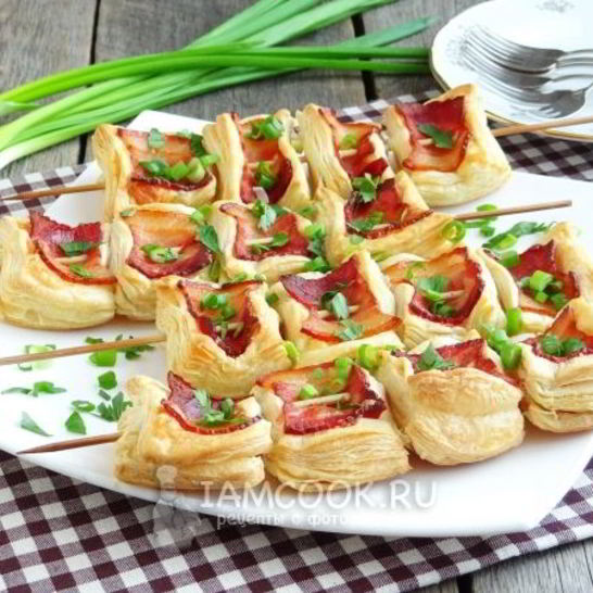 Рецепт закуски из слоеного теста шашлык