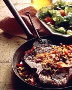 Говяжий стейк с фасолевым пюре и маслинами