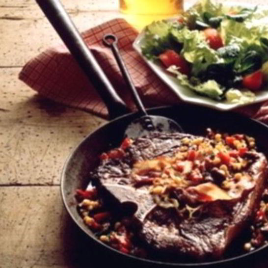 Рецепт говяжьего стейка с фасолевым пюре и маслинами