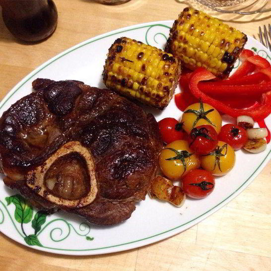 Рецепт говяжьего стейка с гарниром из овощей