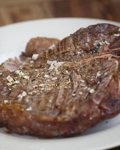 Сочный говяжий стейк