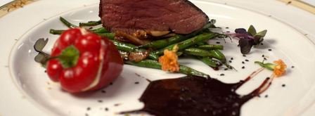 стейк из говядины с шоколадным соусом и овощами вок. Шаг 9