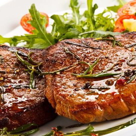 Рецепт стейка из свинины на косточке