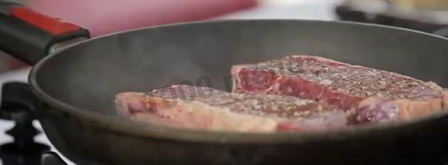 стейк из телятины на сковороде. Шаг 2