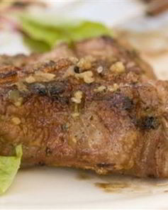 Стейки из говядины с лимонным соком и травами