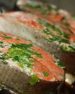 Стейки нерки на гриль-доске