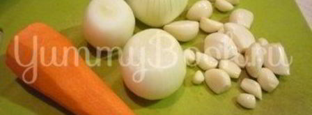 чесночные тефтели с морковью в остром соусе. Шаг 3