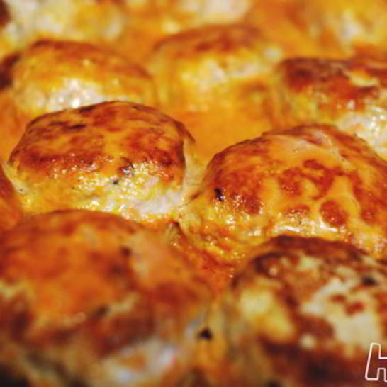 Рецепт куриного-свинных тефтели, запеченные в соусе