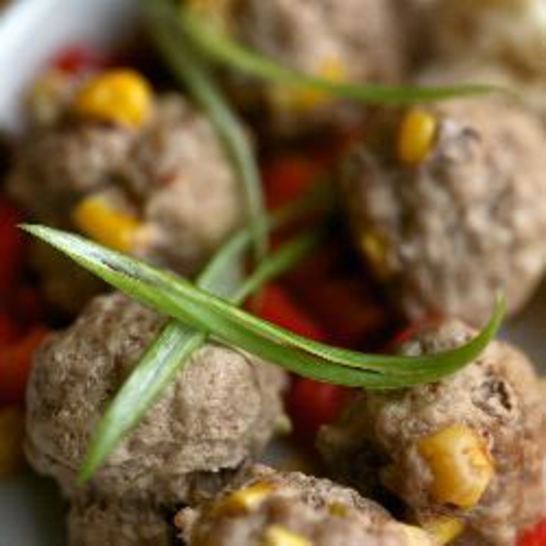 Рецепт куриных тефтелек с кукурузой и ананасами