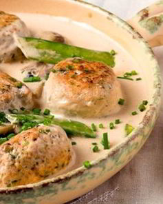 Мясные тефтели в грибном соусе