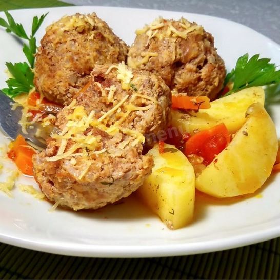 Рецепт мясных тефтелей в овощнома соусе